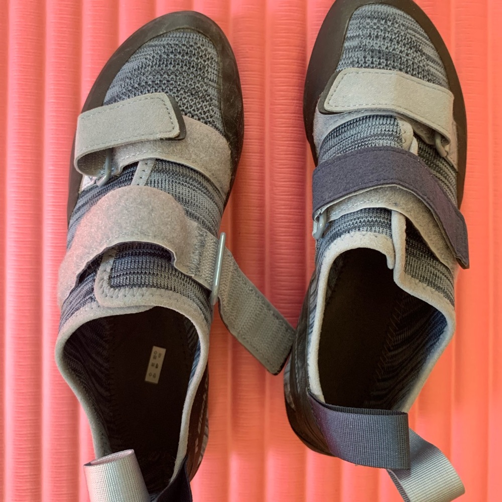 Black Diamond Women’s Momentum Climbing Shoes Sz 9